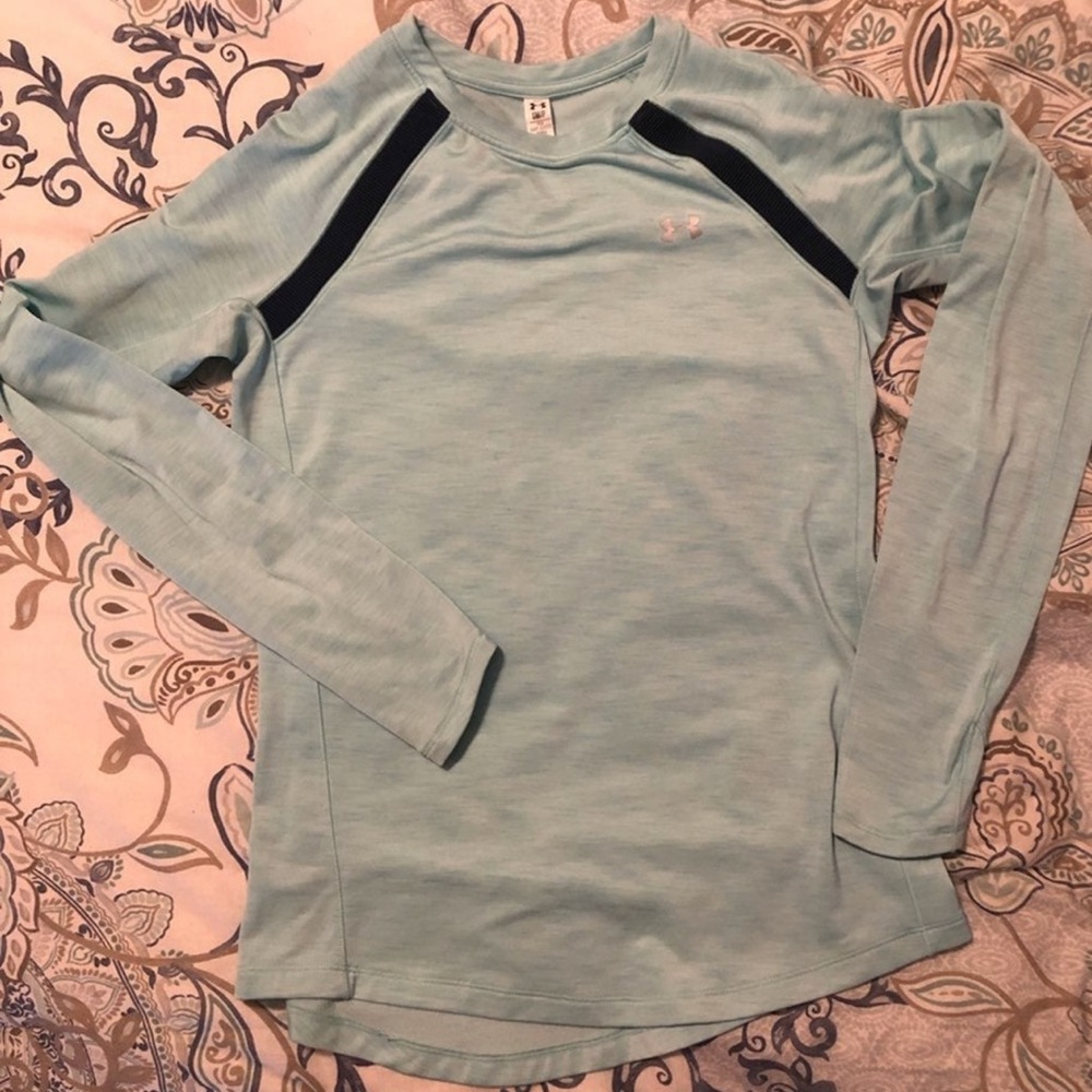 Under Armour womens cold gear fitted top.  Like new!  Sz S